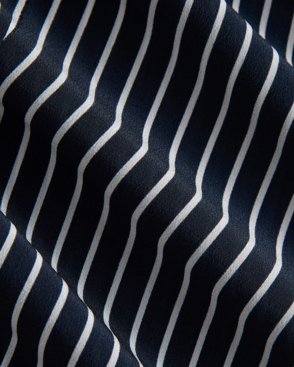 The Must-Have Shirt in Washable Silk | True Navy / Bone Stripe